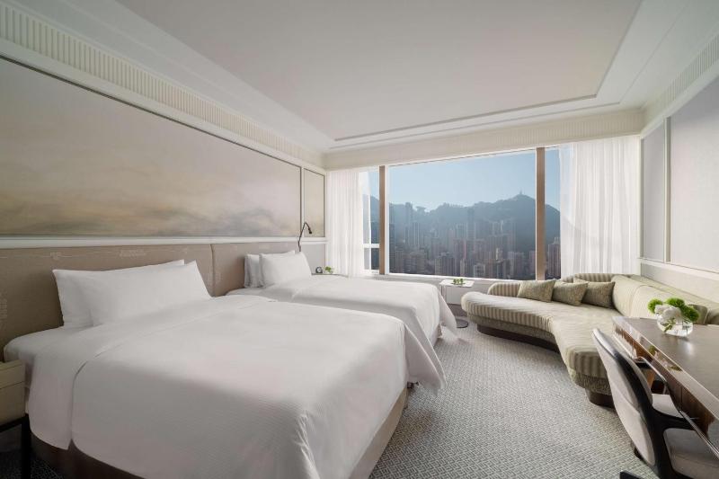 Island Shangri-La Grand Premier Peak View Twin Room (Newly Renovated)