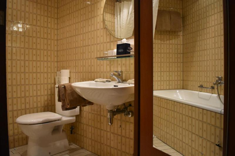 Standard Double Room image 2