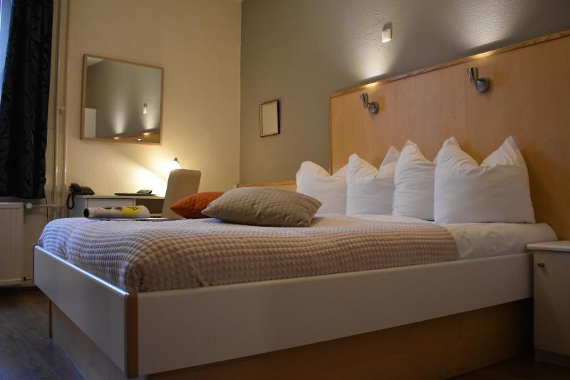 Standard Double Room image 1