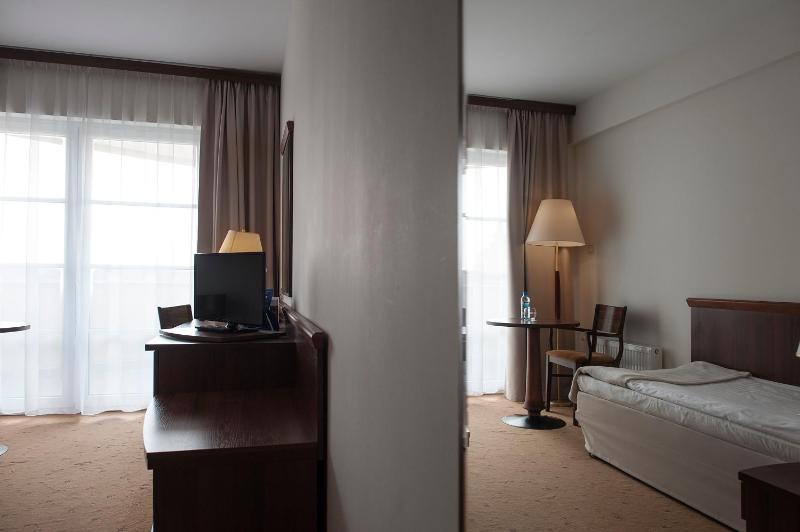 Standard Single Room with Balcony image 3