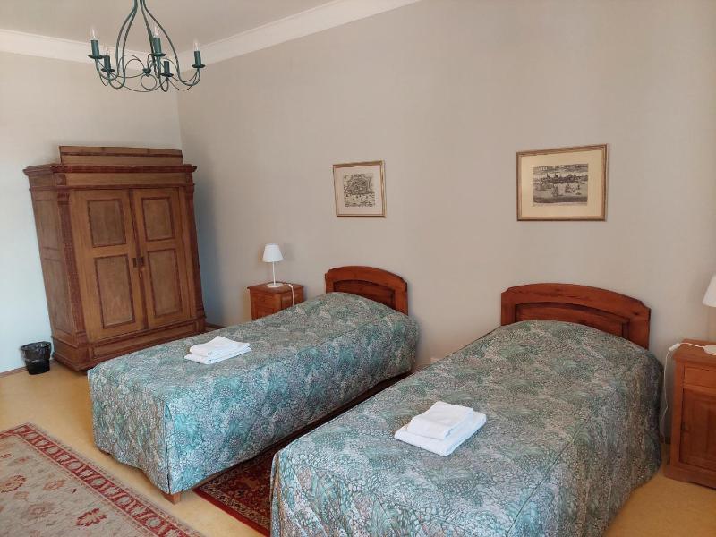 Twin Room image 1