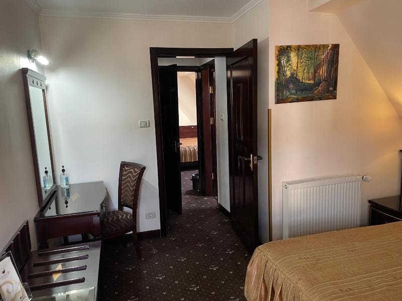Two-Bedroom Family Suite (2 Adults + 2 Children) image 1
