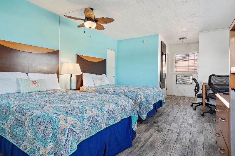 Standard Room with Two Double Beds image 3