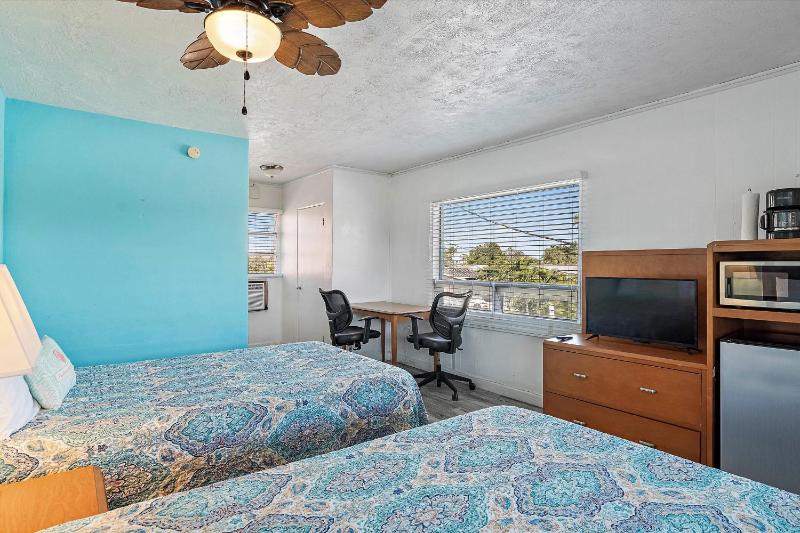 Standard Room with Two Double Beds image 1