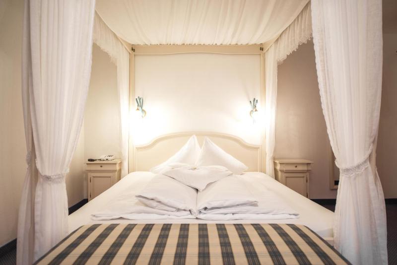 Double Room image 4