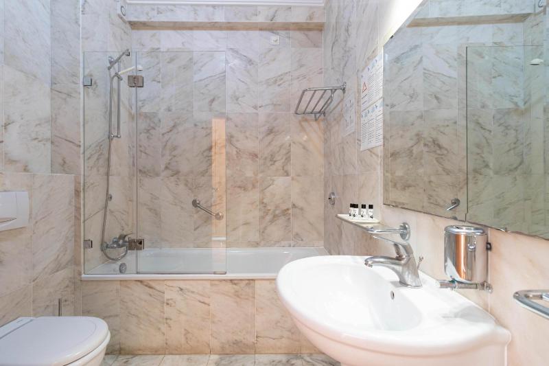 Double or Twin Room with Sea View image 2