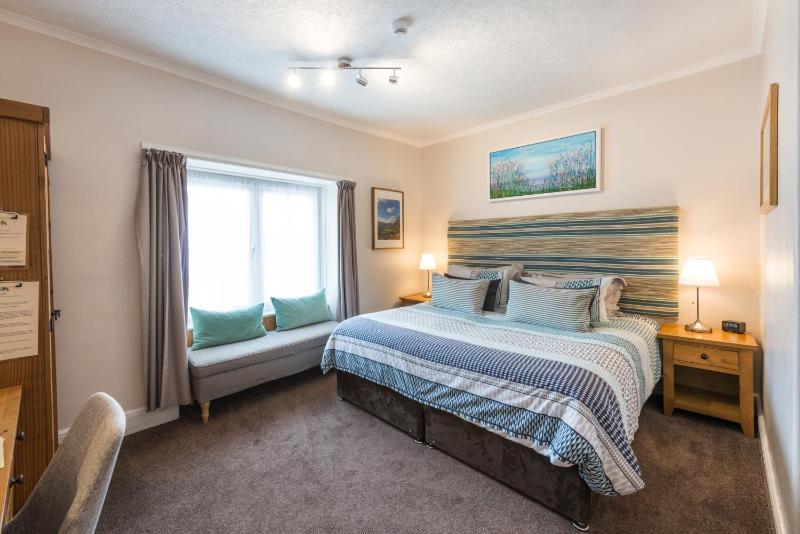 Large Double Room image 4
