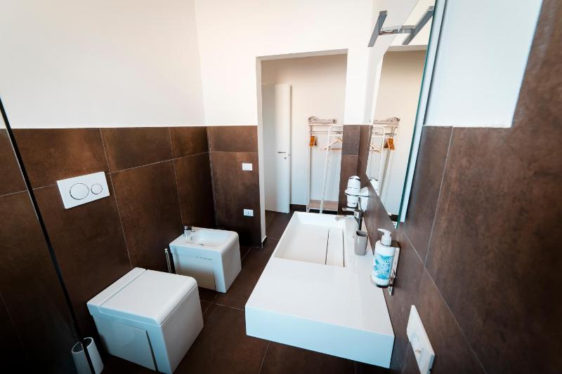 Double or Twin Room with Private Bathroom image 3
