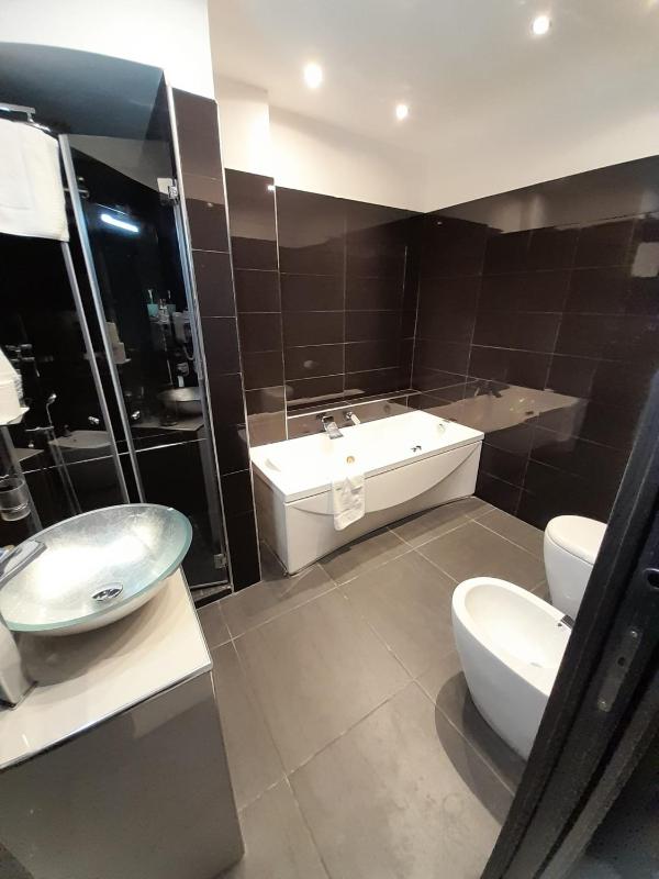 Deluxe Double Room with Spa Bath  image 4
