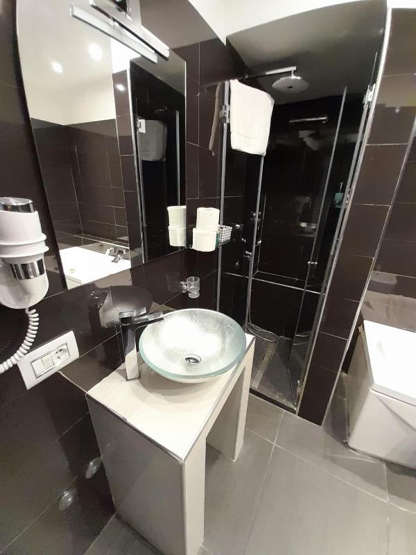 Deluxe Double Room with Spa Bath  image 3
