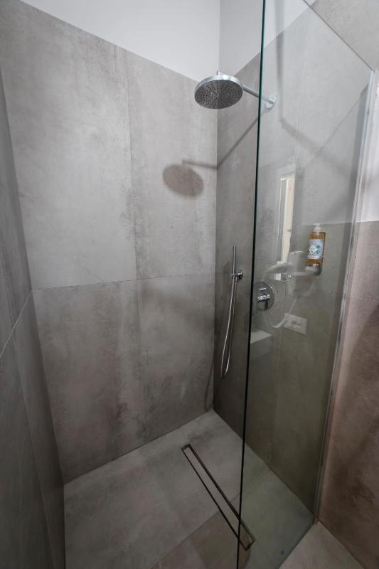 Standard Triple Room image 2