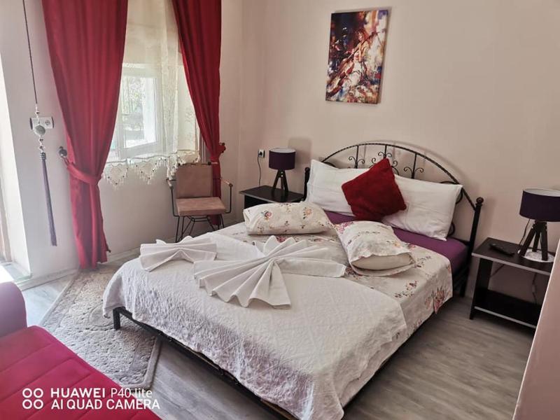 Large Double Room image 2