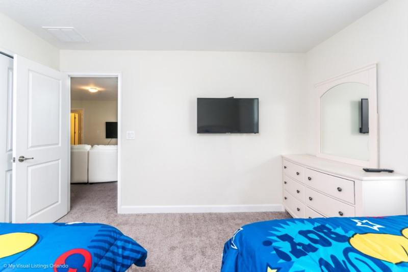 Ultimate Family Getaway Sleeps 26 Heated Pool & Entertainment - image 25