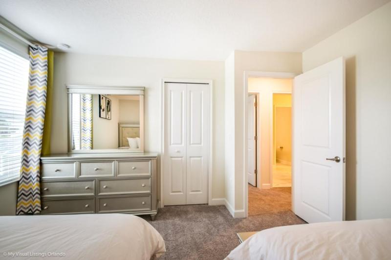 Ultimate Family Getaway Sleeps 26 Heated Pool & Entertainment - image 13