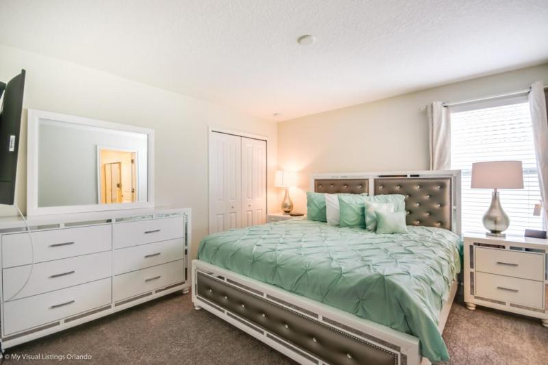 Ultimate Family Getaway Sleeps 26 Heated Pool & Entertainment - image 33