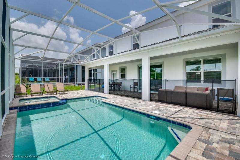Ultimate Family Getaway Sleeps 26 Heated Pool & Entertainment - image 31