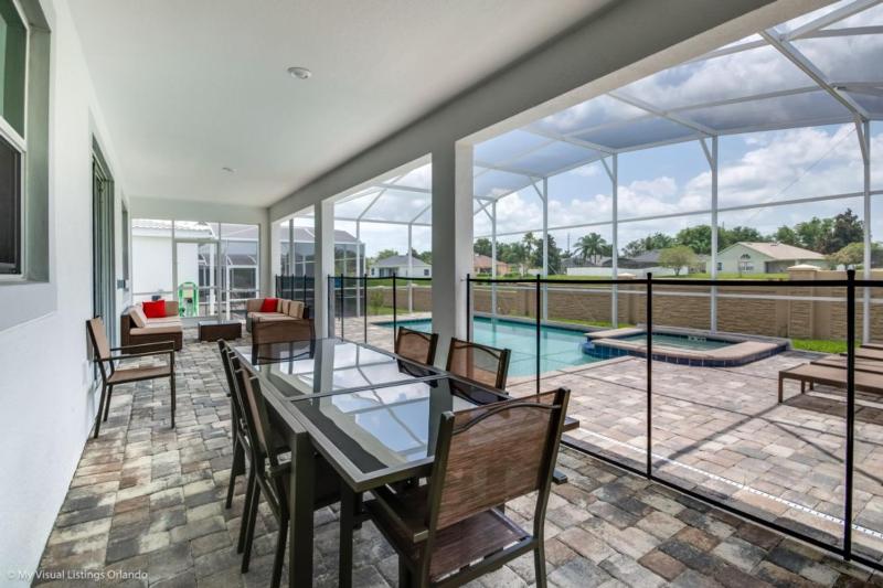 Ultimate Family Getaway Sleeps 26 Heated Pool & Entertainment - image 37