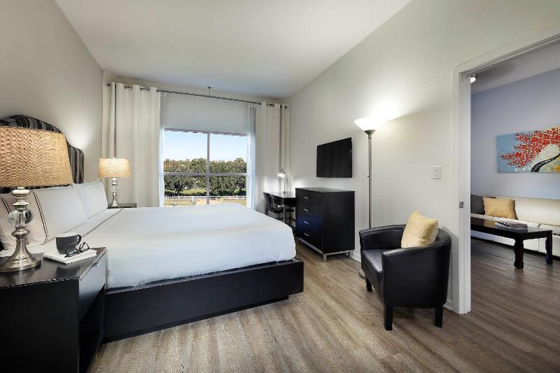 One Bedroom Suite with King Bed image 3