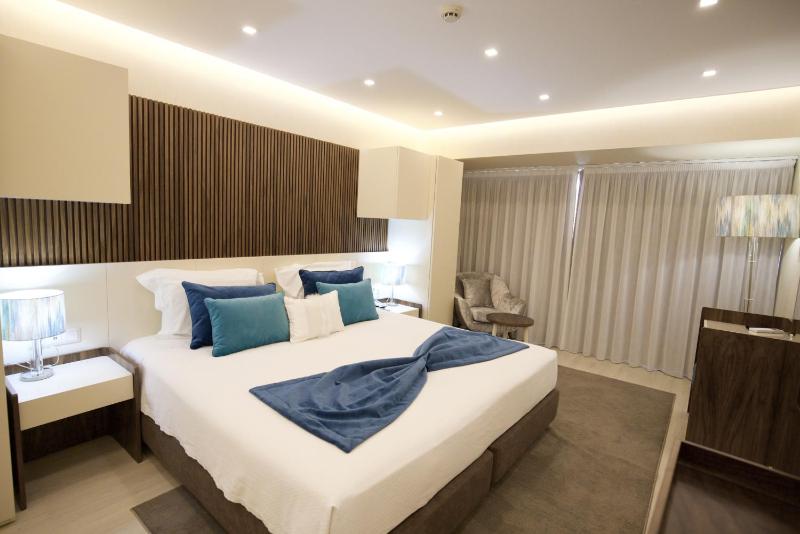 Superior Twin Room image 1