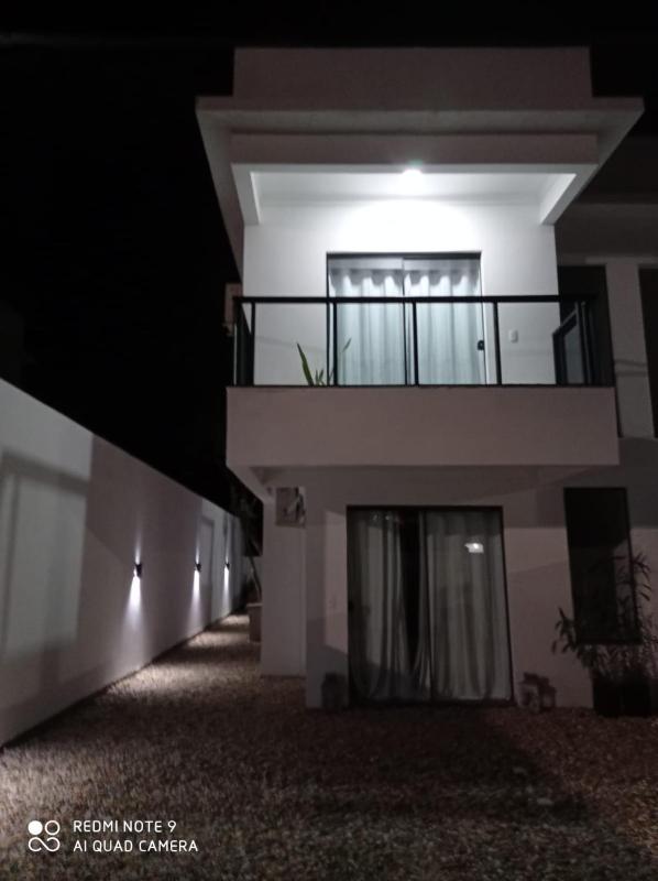 Casa geminada 2 no Mariscal - image 1