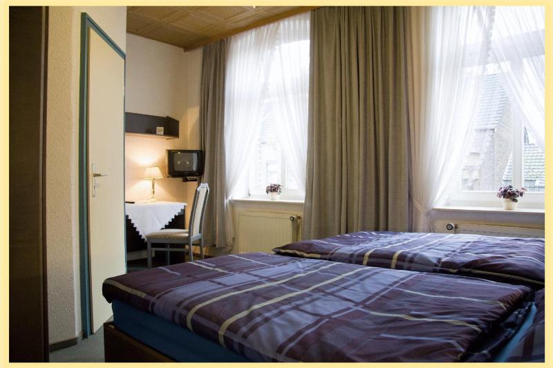 Double Room image 1
