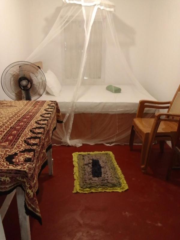 Single Room with Bathroom image 1