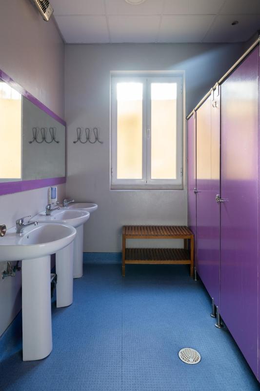 Single Bed in 4-Bed Mixed Dormitory Room image 3