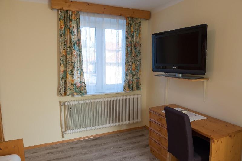 Standard Single Room image 3