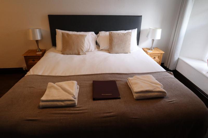 Double Room image 1