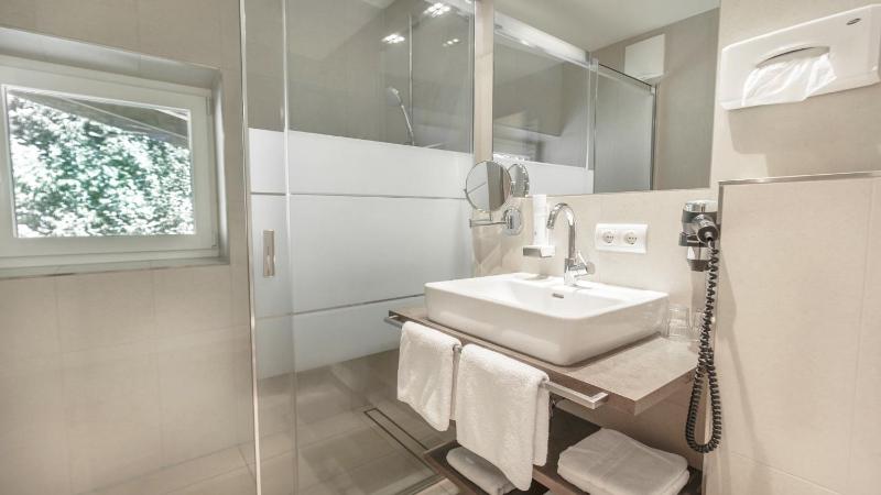 Superior One-Bedroom Apartment image 1