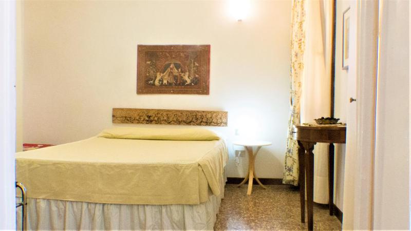 Two-Bedroom Apartment - Calle Dei Todeschini, San Polo 1225 image 3