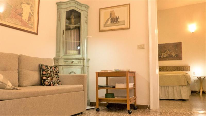 Two-Bedroom Apartment - Calle Dei Todeschini, San Polo 1225 image 4
