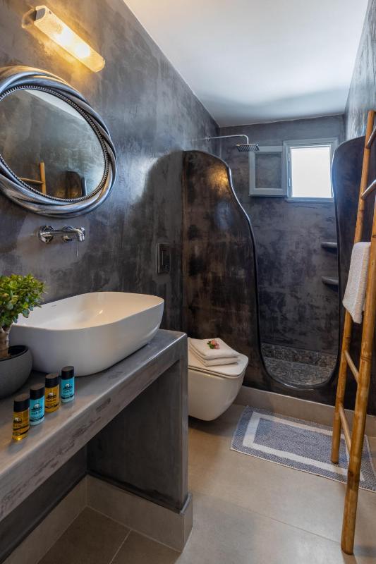 Junior Suite with Sea View image 2