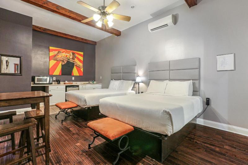 Double Queen Room image 2