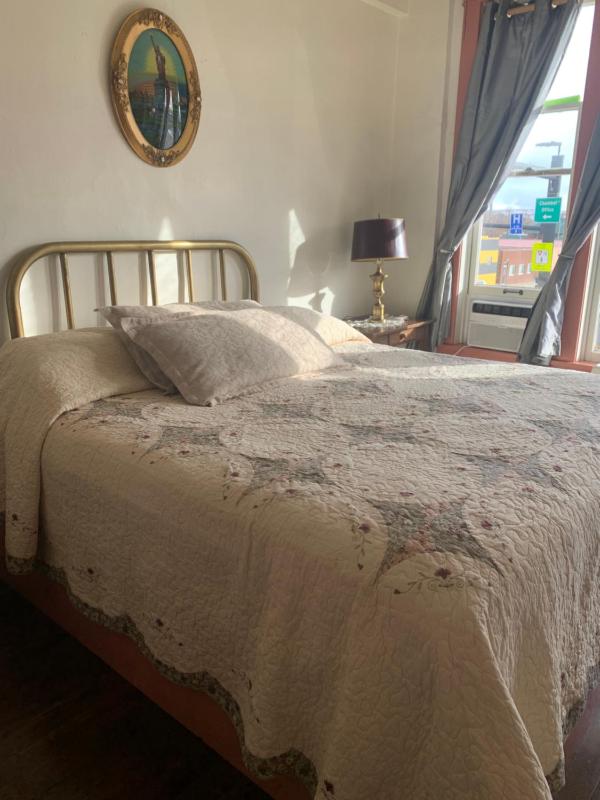 King Room image 1