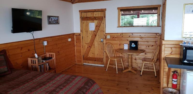 Superior Family Room image 4