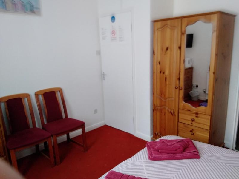 Whiteways Guest House - image 7