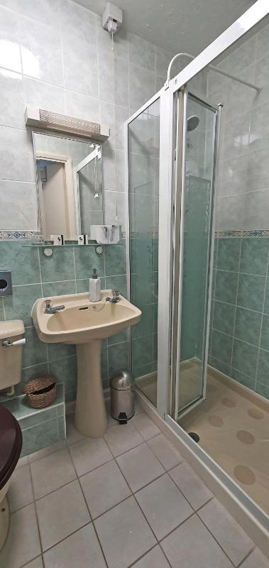 Deluxe King Room image 4