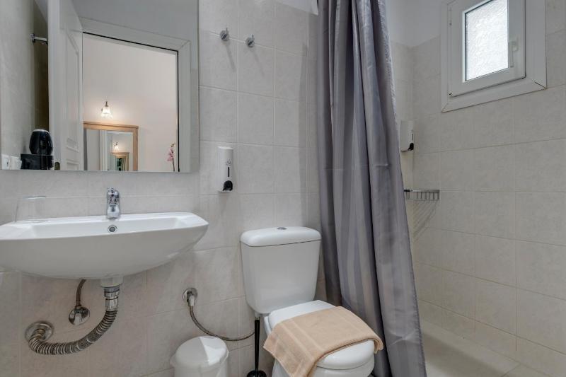 Small Twin Room  image 1