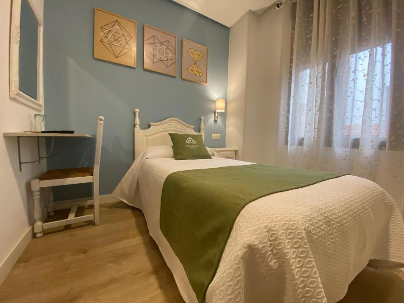 Standard Single Room with Shower image 1