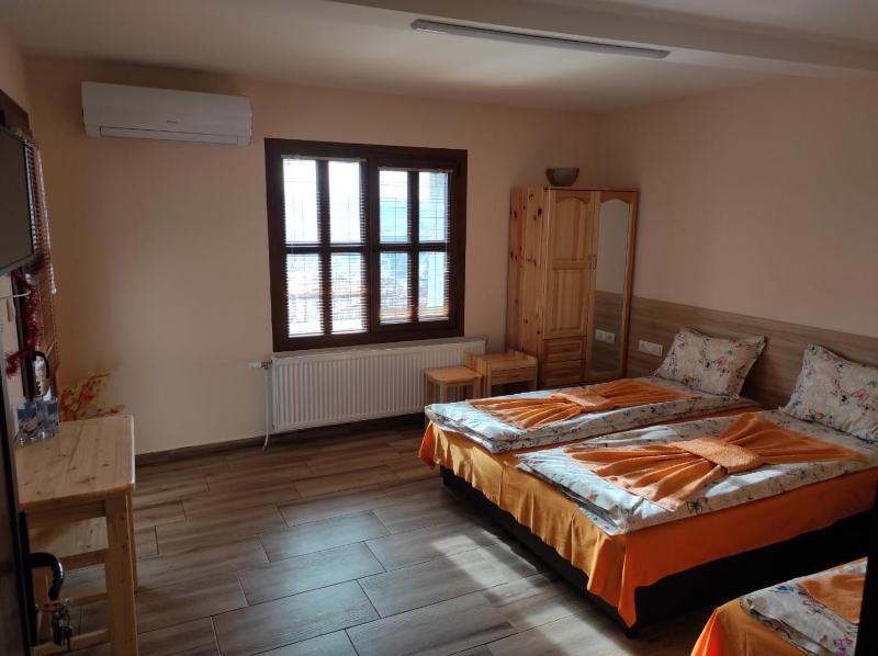 Triple Room image 3