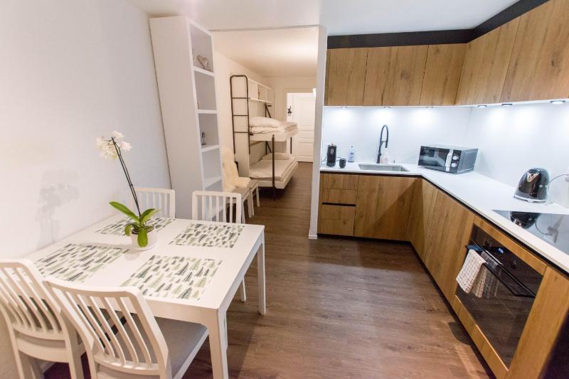 Apartment with Balcony and Mountain View image 3