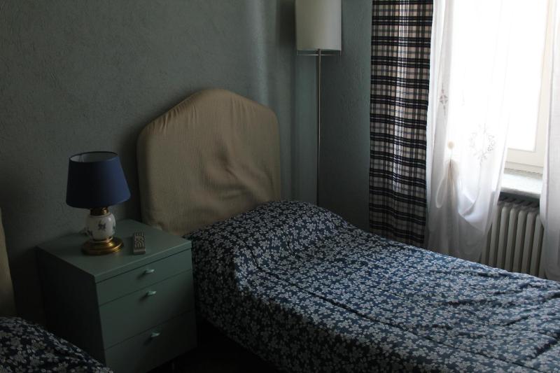 Single Room image 3