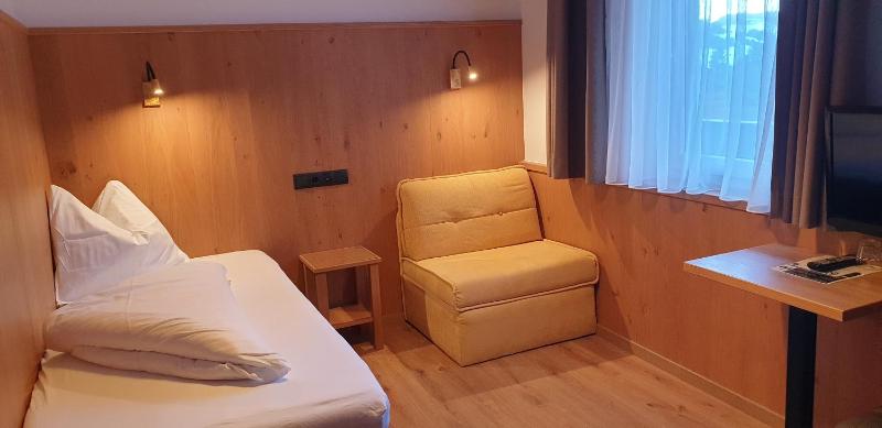 Single Room image 2