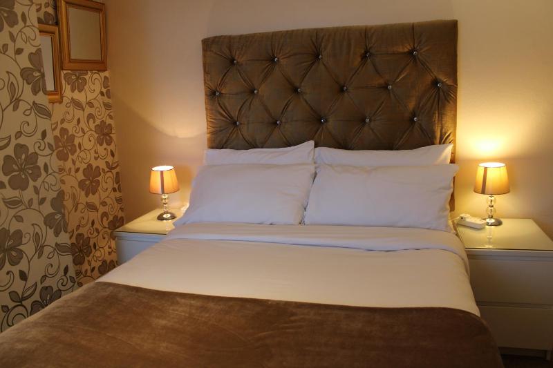 Standard Double Room - First Floor image 4