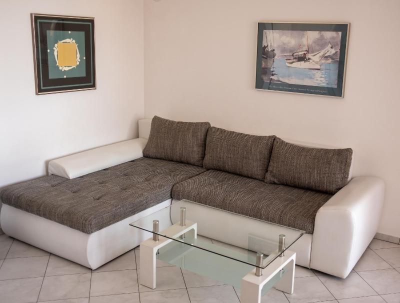Apartment with Sea View image 3
