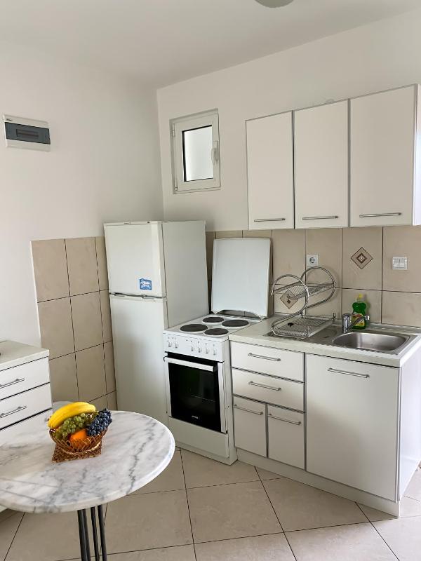 One-Bedroom Apartment image 4
