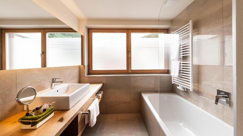 Suite with Balcony image 3