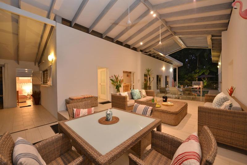 Pavilions in the Palms Heated Pool Short Path To Beach Five Bedrooms Sleeps 14 - image 15