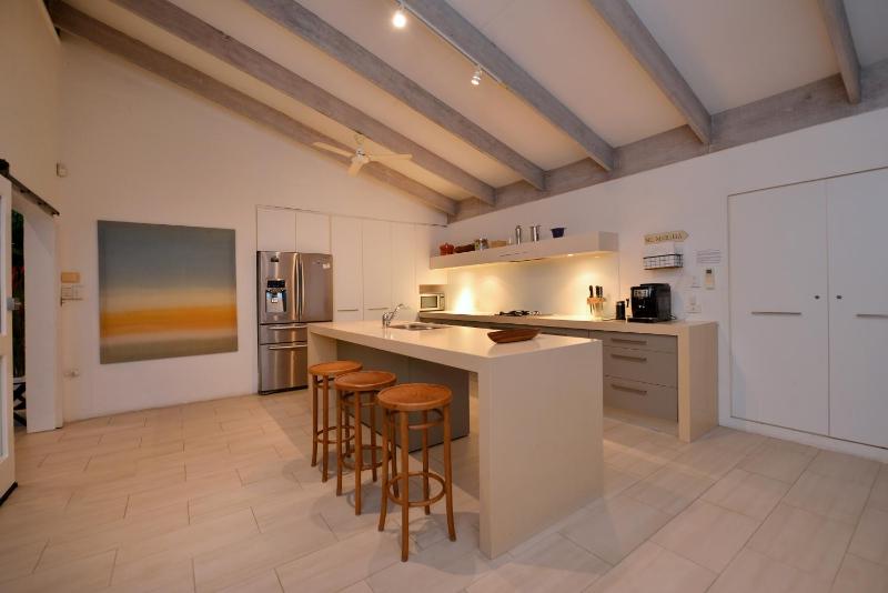 Pavilions in the Palms Heated Pool Short Path To Beach Five Bedrooms Sleeps 14 - image 27